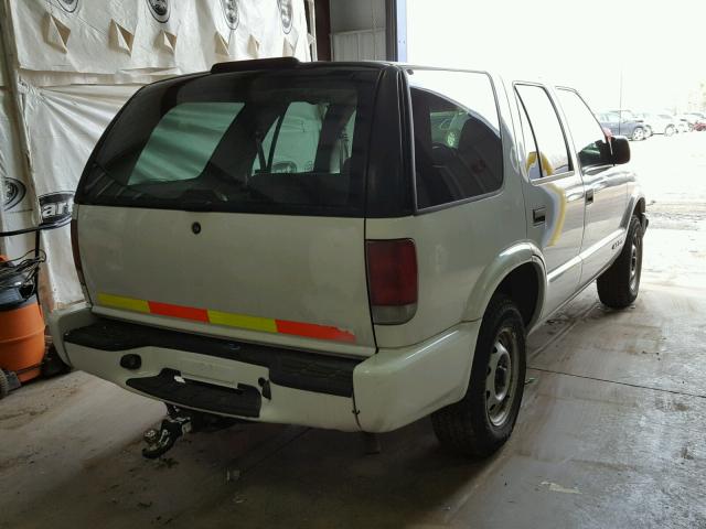 1GNDT13W8XK228980 - 1999 CHEVROLET BLAZER WHITE photo 4