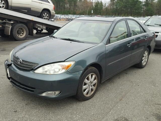 4T1BF30K73U544417 - 2003 TOYOTA CAMRY LE GREEN photo 2