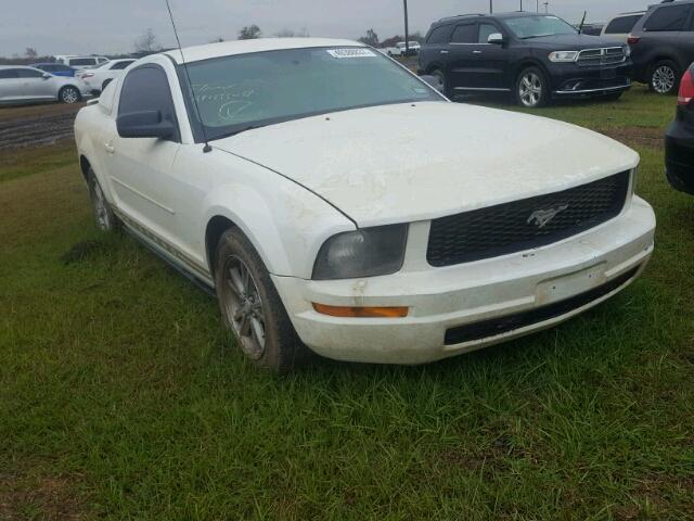 1ZVHT80NX85208600 - 2008 FORD MUSTANG WHITE photo 1