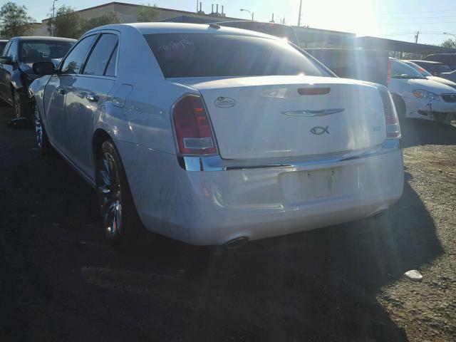 2C3CCAAG3DH727130 - 2013 CHRYSLER 300 WHITE photo 3