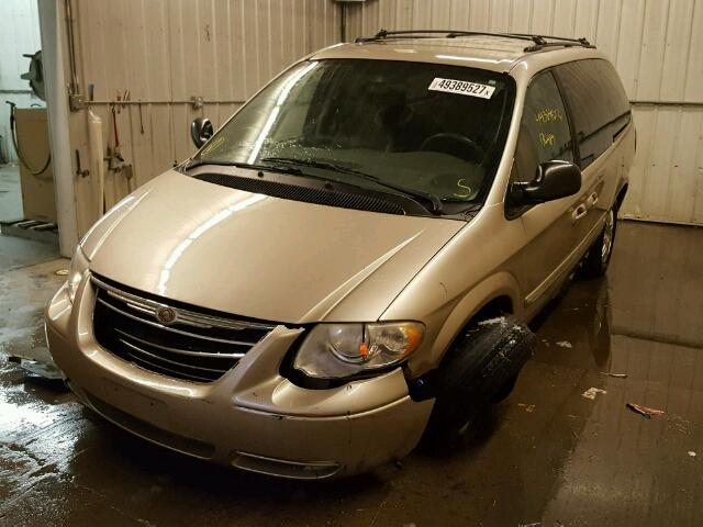 2C4GP54L15R297384 - 2005 CHRYSLER TOWN & COU TAN photo 2