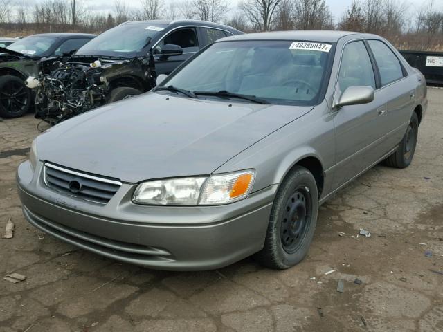 JT2BG22K2Y0490105 - 2000 TOYOTA CAMRY CE GRAY photo 2