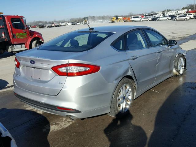 1FA6P0H72G5105455 - 2016 FORD FUSION SE SILVER photo 4