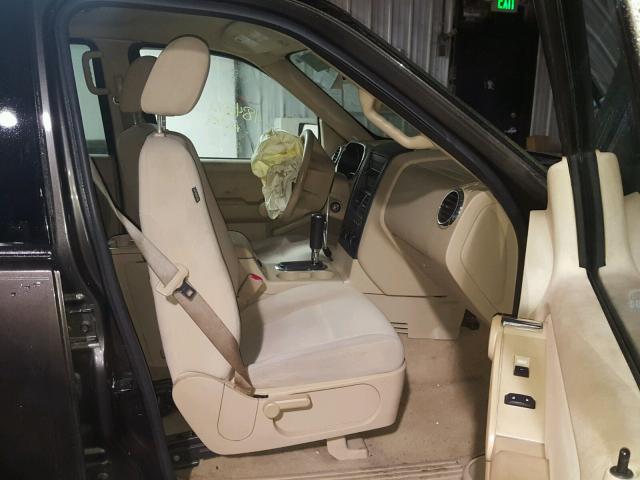 1FMEU72E36UA25760 - 2006 FORD EXPLORER X BROWN photo 5