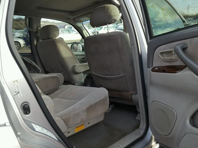 5TDBT44A22S083747 - 2002 TOYOTA SEQUOIA SR GRAY photo 6