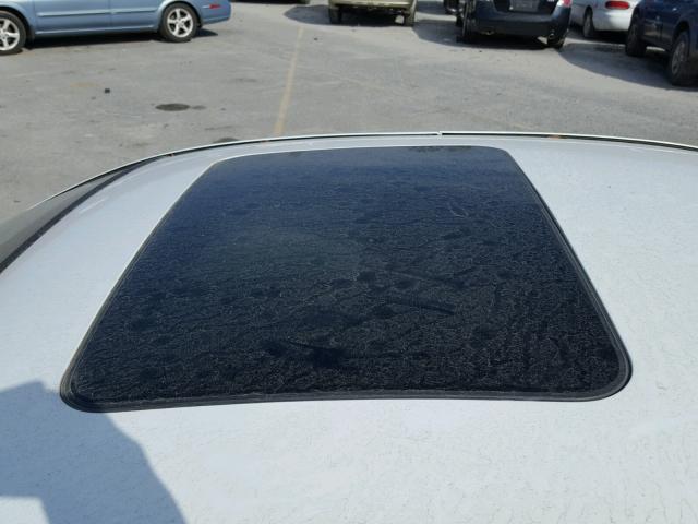 1G8AK54F03Z193688 - 2003 SATURN ION LEVEL WHITE photo 9