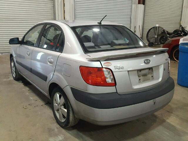 KNADE123X76280630 - 2007 KIA RIO BASE SILVER photo 3