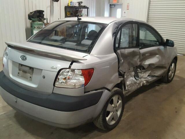 KNADE123X76280630 - 2007 KIA RIO BASE SILVER photo 4