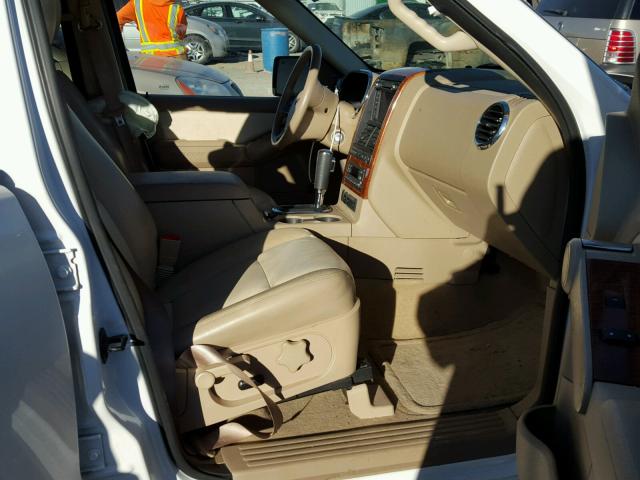 1FMEU7E84AUA81009 - 2010 FORD EXPLORER E WHITE photo 5