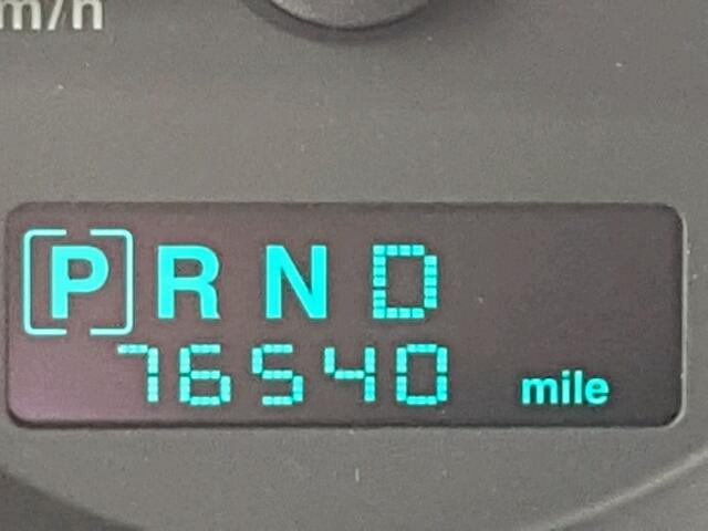 1J8HH48K16C136615 - 2006 JEEP COMMANDER RED photo 8