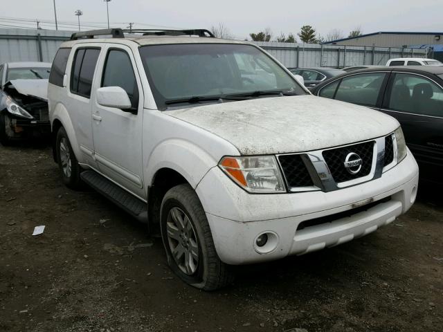 5N1AR18W75C705453 - 2005 NISSAN PATHFINDER WHITE photo 1