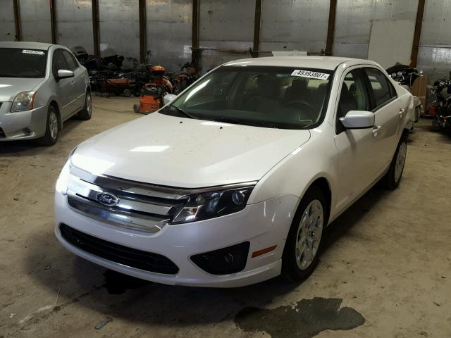 3FAHP0HAXAR389927 - 2010 FORD FUSION SE WHITE photo 2