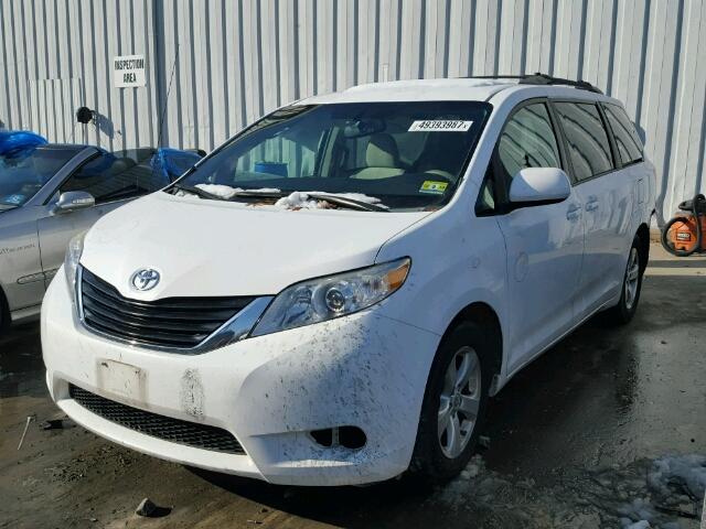 5TDKK3DC0BS169072 - 2011 TOYOTA SIENNA LE WHITE photo 2