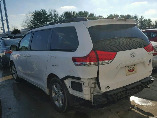 5TDKK3DC0BS169072 - 2011 TOYOTA SIENNA LE WHITE photo 3