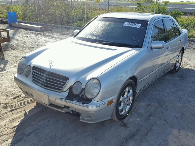 WDBJF65J02B446582 - 2002 MERCEDES-BENZ E 320 SILVER photo 2