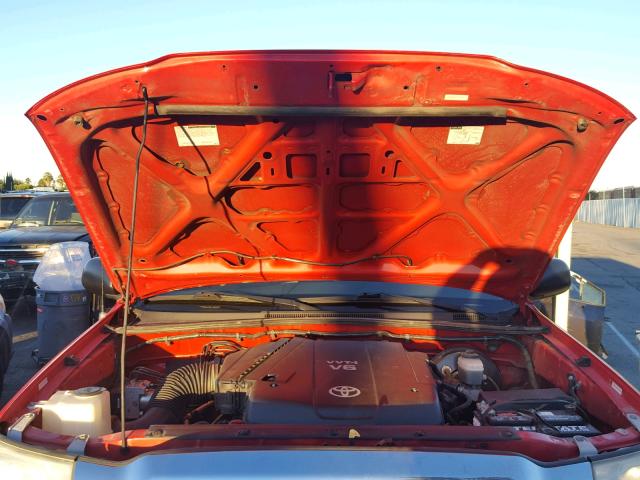 3TMJU62N28M070581 - 2008 TOYOTA TACOMA DOU RED photo 7