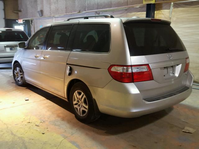 5FNRL38705B064503 - 2005 HONDA ODYSSEY EX SILVER photo 3