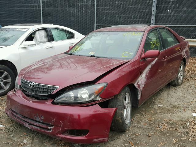 4T1BE32K34U274183 - 2004 TOYOTA CAMRY LE RED photo 2