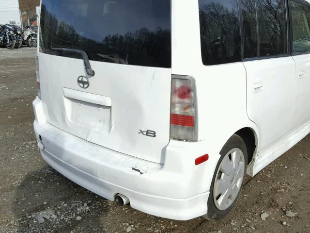 JTLKT324X64098610 - 2006 TOYOTA SCION XB WHITE photo 9