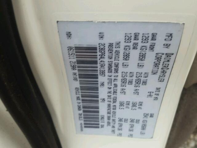 2C8GP64L41R413997 - 2001 CHRYSLER TOWN & COU WHITE photo 10