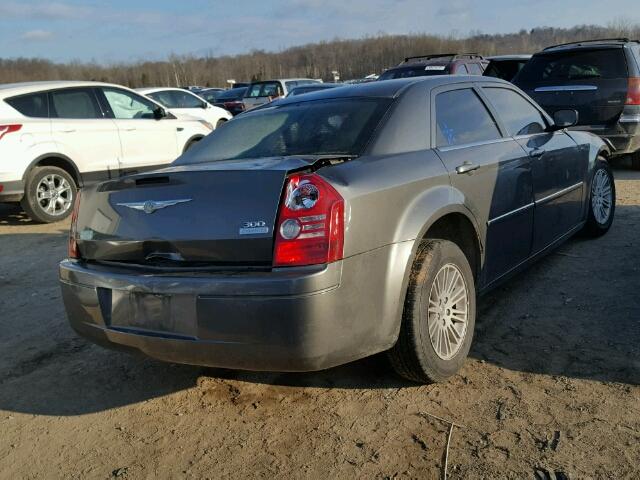 2C3KA43D49H539374 - 2009 CHRYSLER 300 LX GREEN photo 4