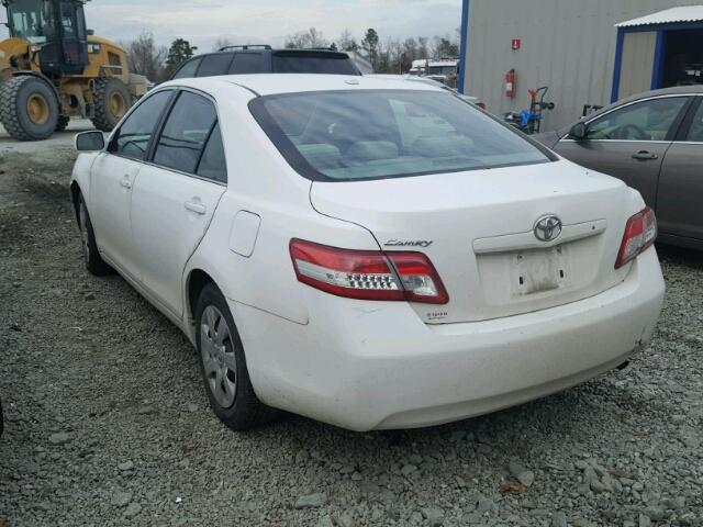 4T1BF3EK6AU570450 - 2010 TOYOTA CAMRY BASE WHITE photo 3