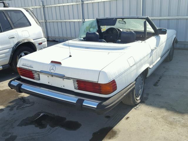 WDBBA45A2BB007570 - 1981 MERCEDES-BENZ 380 SL WHITE photo 4