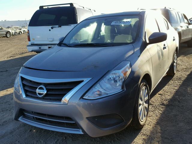 3N1CN7AP8GL820099 - 2016 NISSAN VERSA S GRAY photo 2