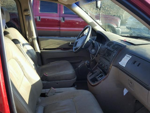 KNDUP131736477372 - 2003 KIA SEDONA EX RED photo 5