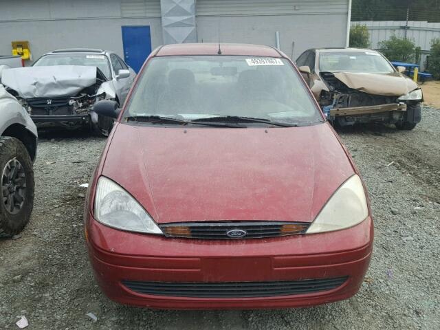 1FAFP34P5YW279717 - 2000 FORD FOCUS SE RED photo 9