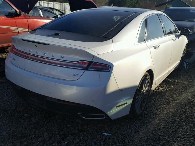 3LN6L2GKXDR811861 - 2013 LINCOLN MKZ WHITE photo 4