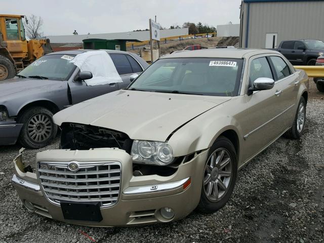 2C3LA63H56H290579 - 2006 CHRYSLER 300C BEIGE photo 2