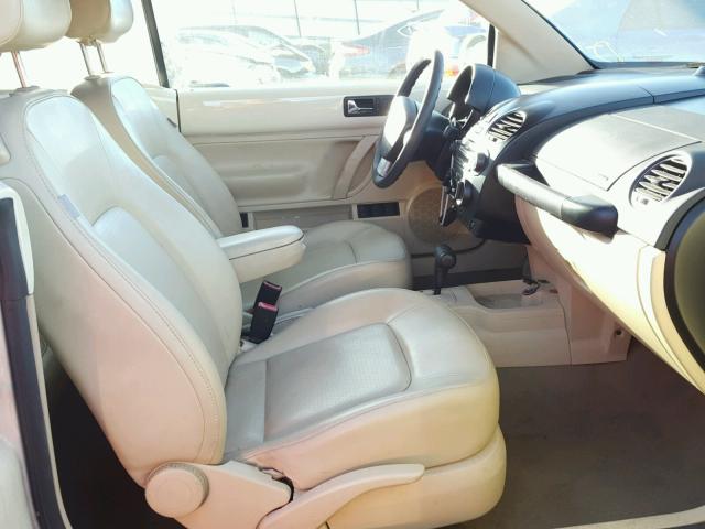 3VWPG31Y88M416691 - 2008 VOLKSWAGEN NEW BEETLE 奶油色 照片 5