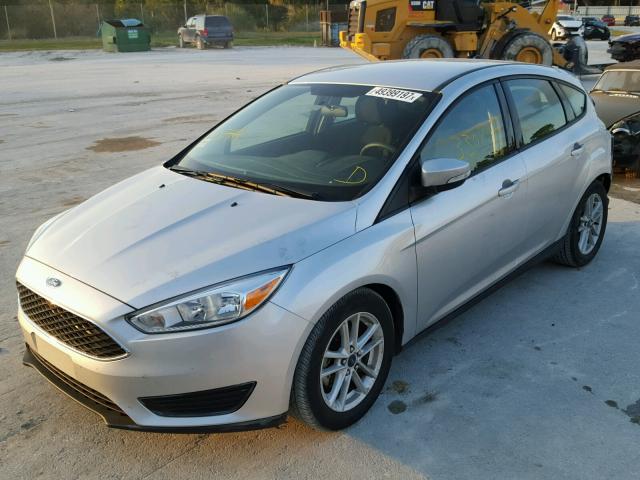 1FADP3K25FL244849 - 2015 FORD FOCUS SE SILVER photo 2