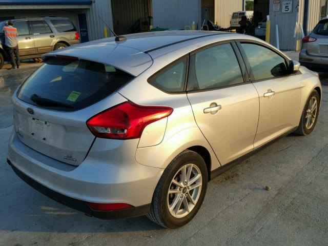 1FADP3K25FL244849 - 2015 FORD FOCUS SE SILVER photo 4