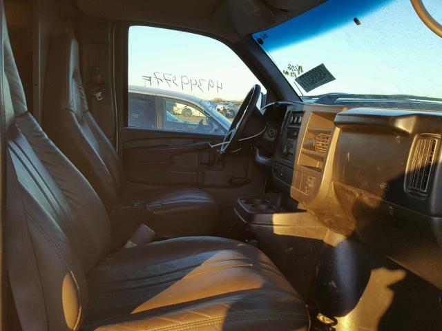 1GCHG35C581169861 - 2008 CHEVROLET EXPRESS G3 SILVER photo 5