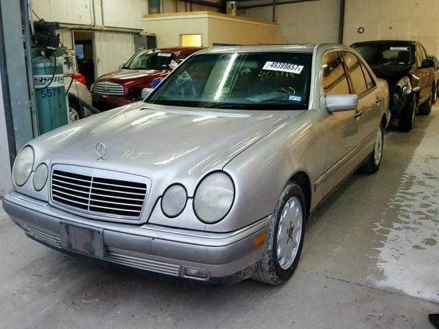 WDBJF55F7VA403115 - 1997 MERCEDES-BENZ E 320 BEIGE photo 2