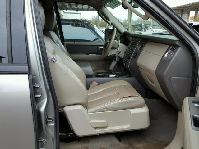 1FMFU15588LA18096 - 2008 FORD EXPEDITION SILVER photo 5