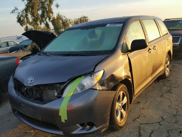 5TDZK3DC2ES509566 - 2014 TOYOTA SIENNA BAS GRAY photo 2