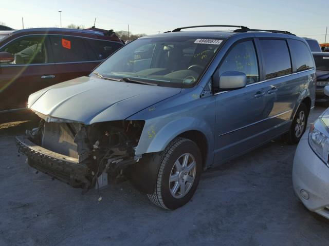 2A4RR5D11AR391318 - 2010 CHRYSLER TOWN & COU GRAY photo 2