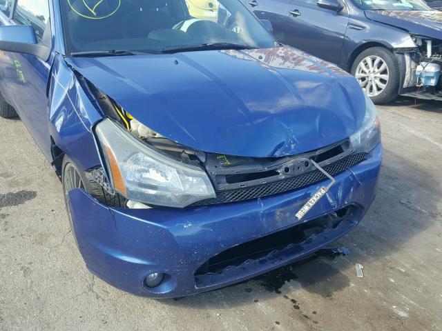 1FAHP33N59W220435 - 2009 FORD FOCUS SES BLUE photo 9