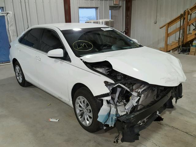 4T4BF1FK9FR477860 - 2015 TOYOTA CAMRY LE WHITE photo 1