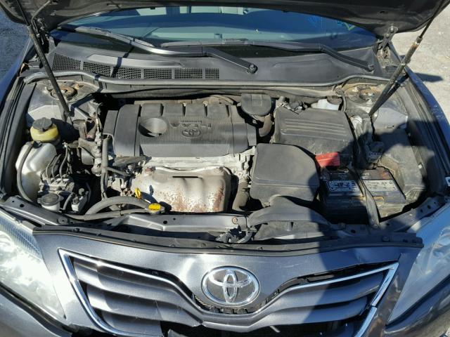 4T1BF3EK7BU193497 - 2011 TOYOTA CAMRY BASE GRAY photo 7