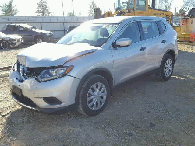 KNMAT2MT4GP654559 - 2016 NISSAN ROGUE S SILVER photo 2