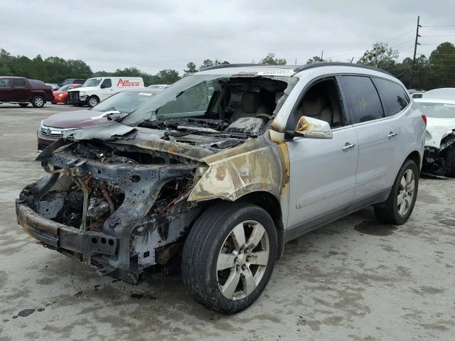 1GNER33D19S102539 - 2009 CHEVROLET TRAVERSE L SILVER photo 2