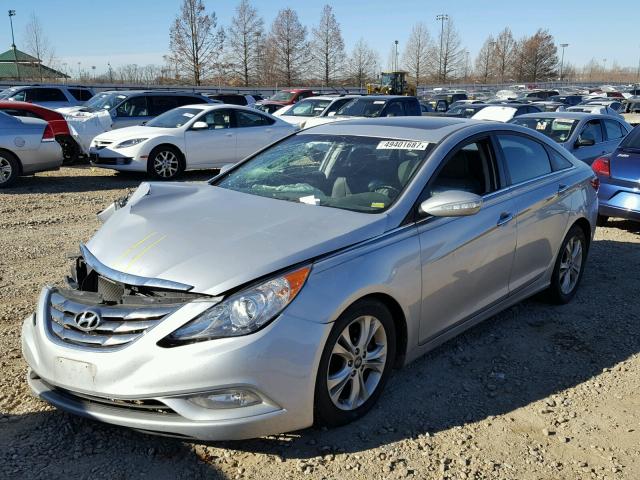 5NPEC4AC7BH001066 - 2011 HYUNDAI SONATA SE SILVER photo 2