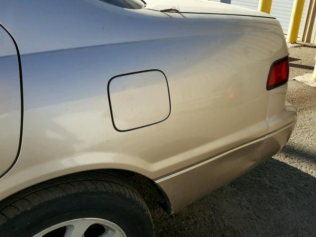 JT2BF22K2V0052456 - 1997 TOYOTA CAMRY LE ოქროსფერი ფოტო 9