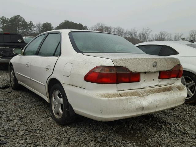 1HGCG5655WA144706 - 1998 HONDA ACCORD EX WHITE photo 3