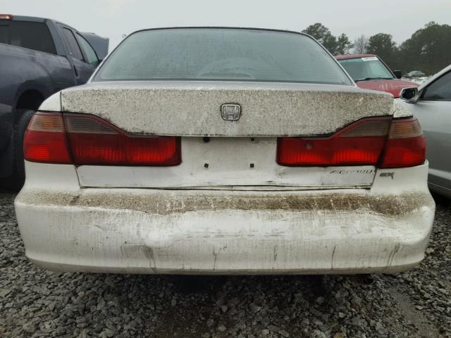 1HGCG5655WA144706 - 1998 HONDA ACCORD EX WHITE photo 9