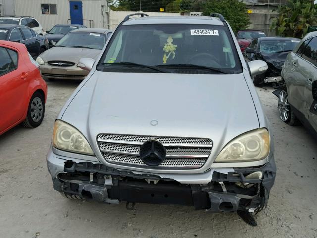 4JGAB57EX3A433090 - 2003 MERCEDES-BENZ ML 350 SILVER photo 9